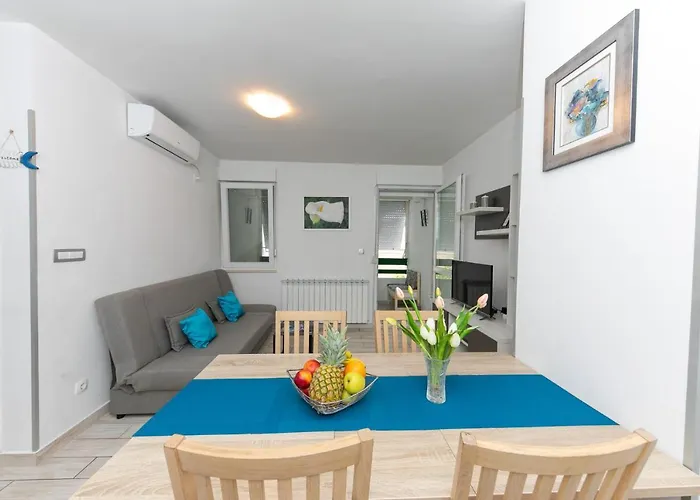 Apartament For 2, Balcony, Wi-fi, Public Parking, Private Entrance *