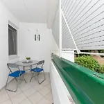 For 2, Balcony, Wi-fi, Public Parking, Private Entrance Apartman *