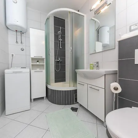 Apartment For 2, Balcony, Wi-fi, Public Parking, Private Entrance, Self Check In Split