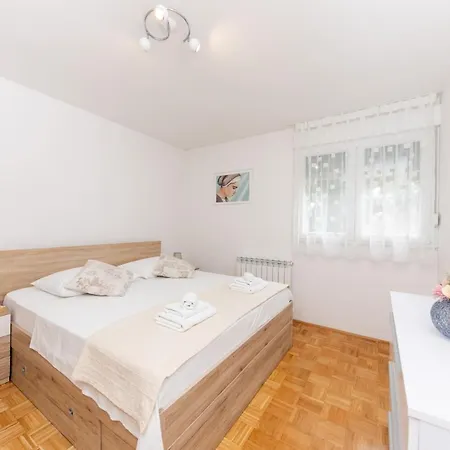 Apartment For 2, Balcony, Wi-fi, Public Parking, Private Entrance, Self Check In