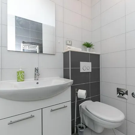 Apartment For 2, Balcony, Wi-fi, Public Parking, Private Entrance, Self Check In