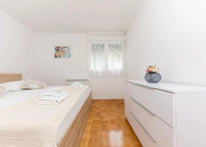 For 2, Balcony, Wi-fi, Public Parking, Private Entrance Appartement *