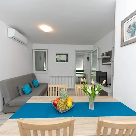 דירה For 2, Balcony, Wi-fi, Public Parking, Private Entrance *